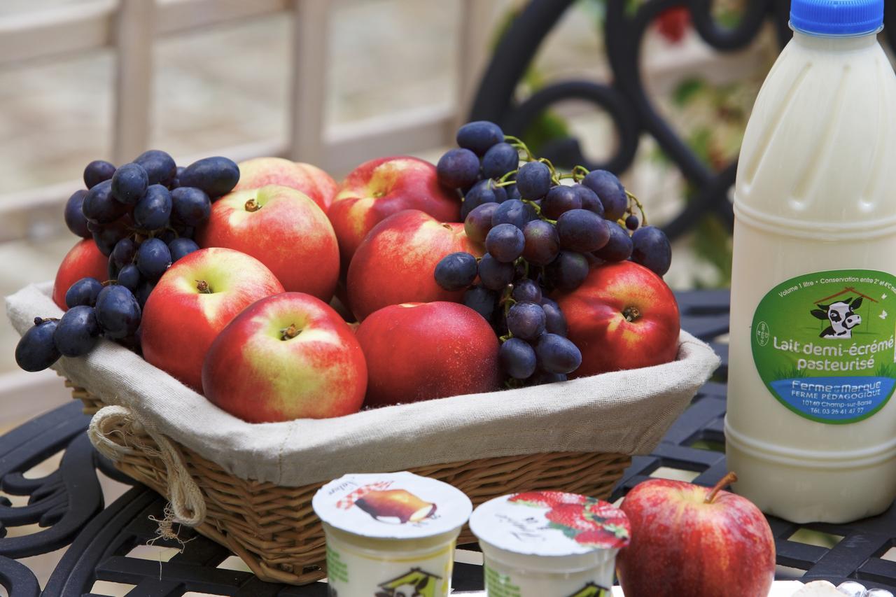 Hotel Saint Georges Troyes Exterior photo Fruit and dairy products